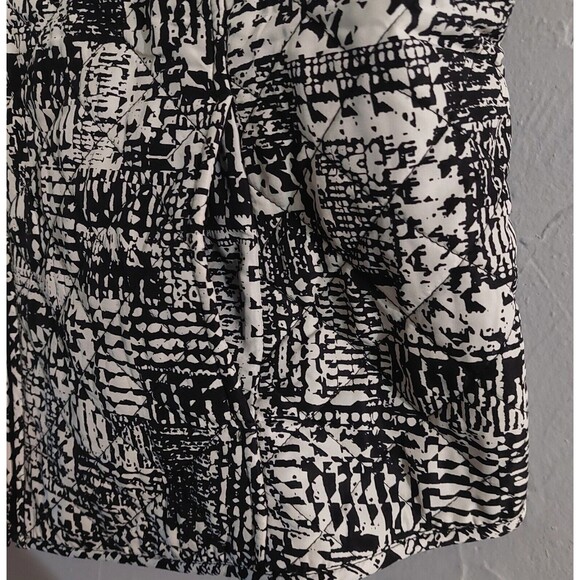 Van Heusen Jacket Sleeveless, Women's XL, Pockers,Polyester, 21.5 Inch Of Armp - Picture 4 of 7